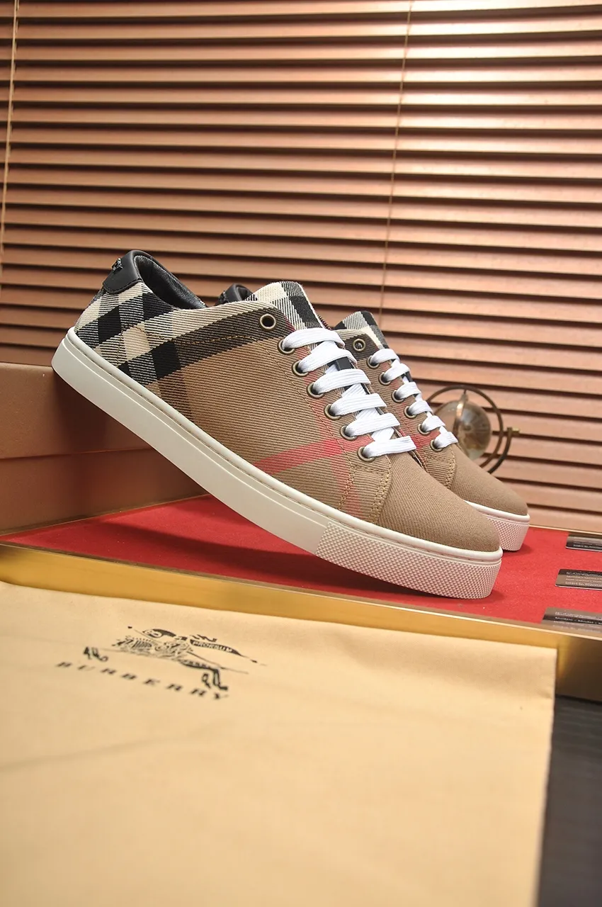 Men's shoes💰480💶[Burberry] (cowhide lining) classic low-top sneakers｜Imported cowhide with classic plaid fabric｜Cow leather lining｜Original outsole｜Fine workmanship and comfortable to wear Size: 38-44 (customized at 45)